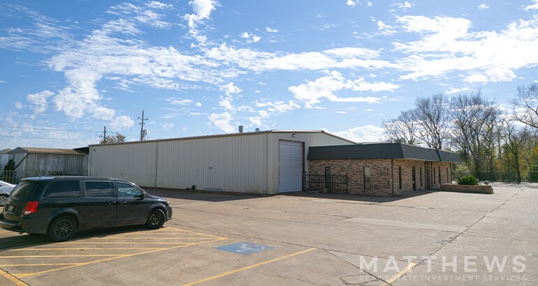 9911 Tanner Rd, Houston, TX for lease Building Photo- Image 1 of 3