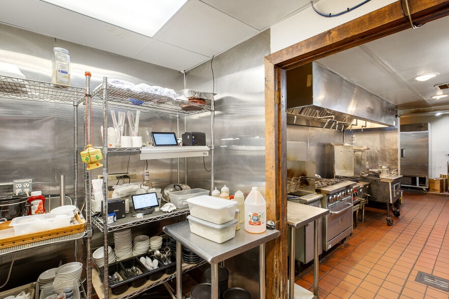 430 E Saint George Blvd, Saint George, UT for lease - Building Photo - Image 2 of 5