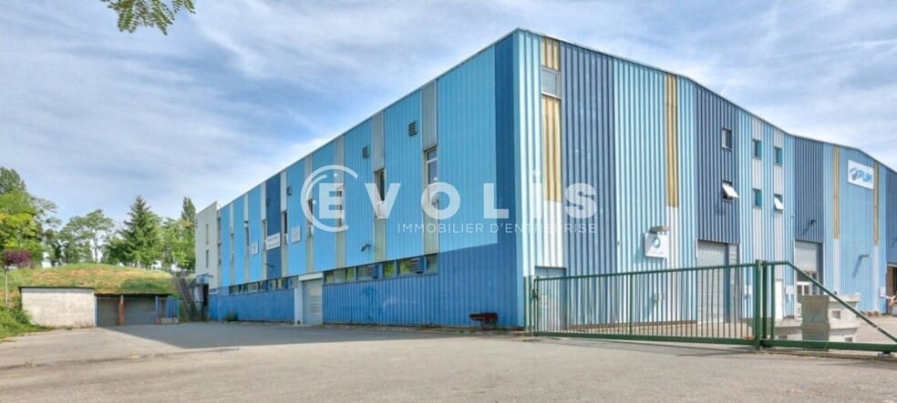 1 Rue Blaise Pascal, Chilly-Mazarin for lease - Building Photo - Image 1 of 8