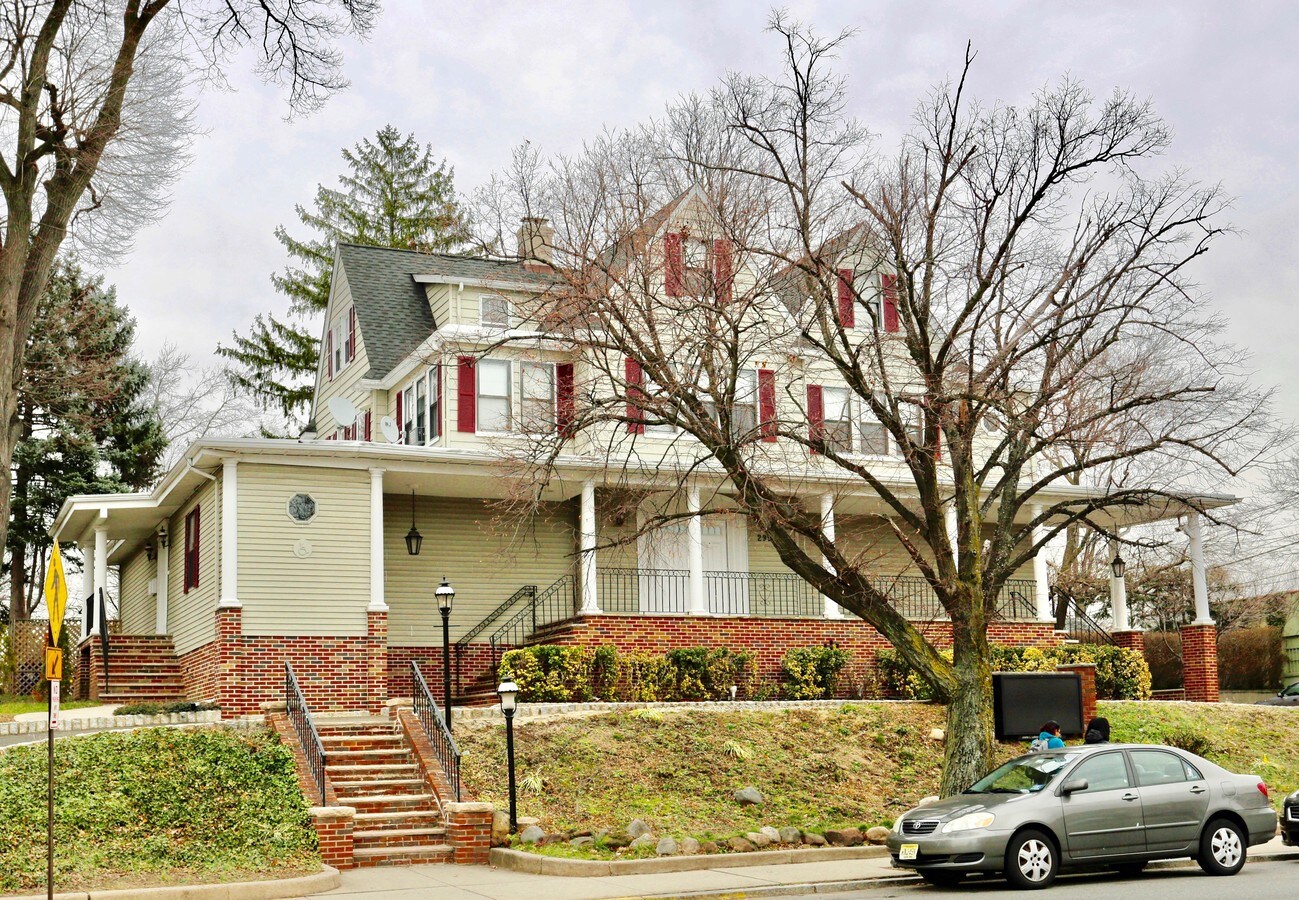 299 Bloomfield Ave, Bloomfield, NJ 07003