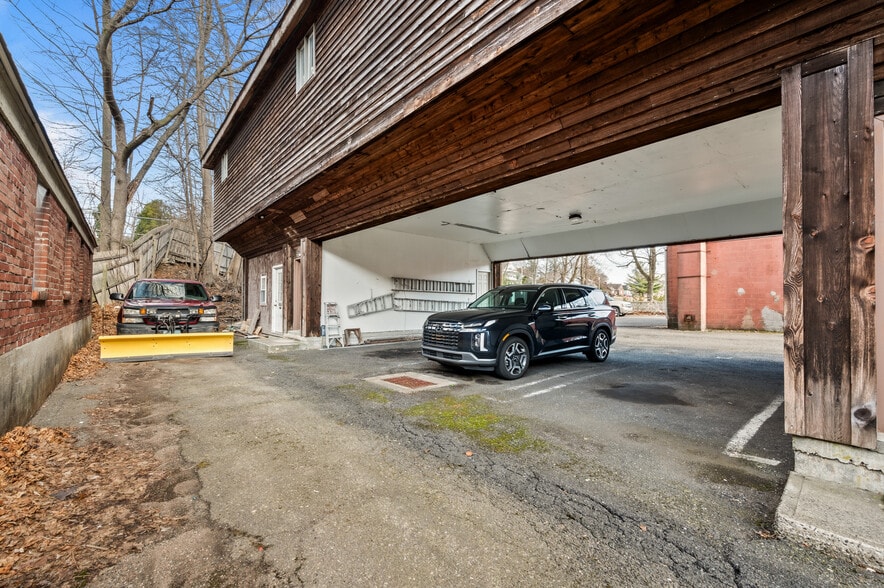 547 Naugatuck Ave, Milford, CT for sale - Building Photo - Image 2 of 12