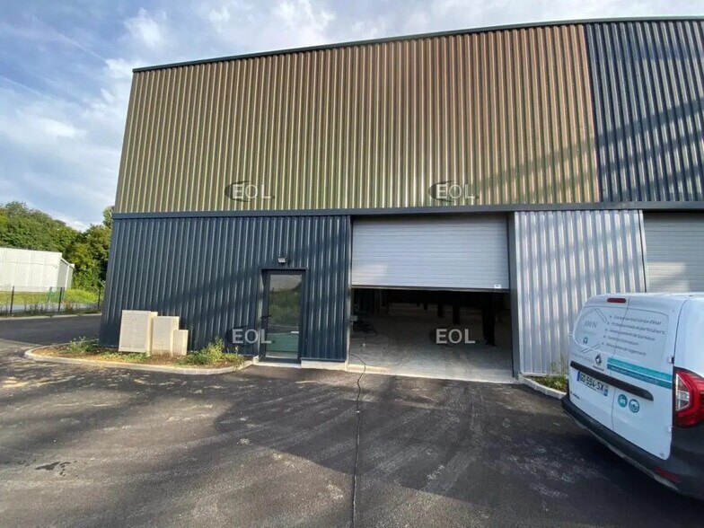 Flex in Saint-Germain-Laxis for lease - Building Photo - Image 2 of 9