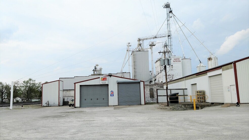 200 N South St, Brookston, IN 47923