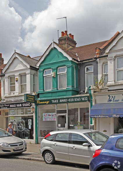 82 Chase Side, Enfield for sale - Building Photo - Image 2 of 2