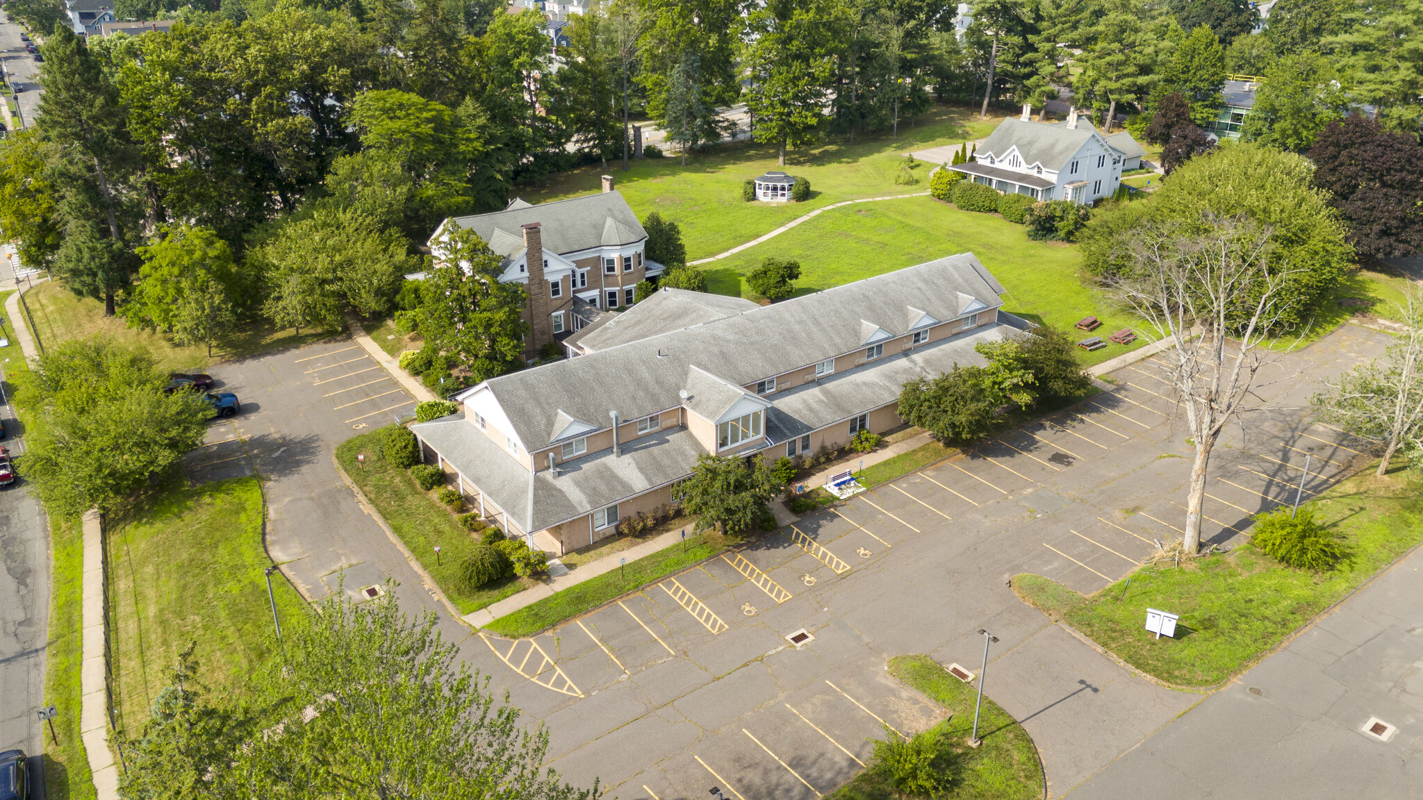 745 Burnside Ave, East Hartford, CT for lease Building Photo- Image 1 of 32