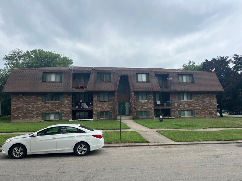 723 S Wildwood Ave, Kankakee, IL for sale - Building Photo - Image 2 of 2