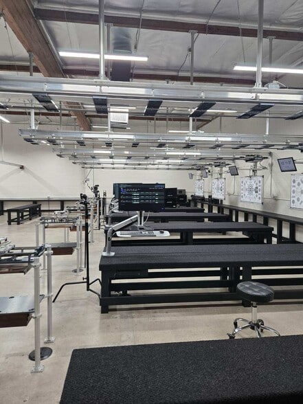 210 W Palm Ave, Burbank, CA for lease - Building Photo - Image 3 of 16