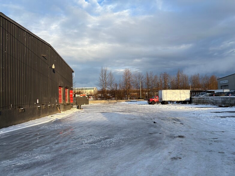 209 N Post Rd, Anchorage, AK for lease - Building Photo - Image 2 of 7