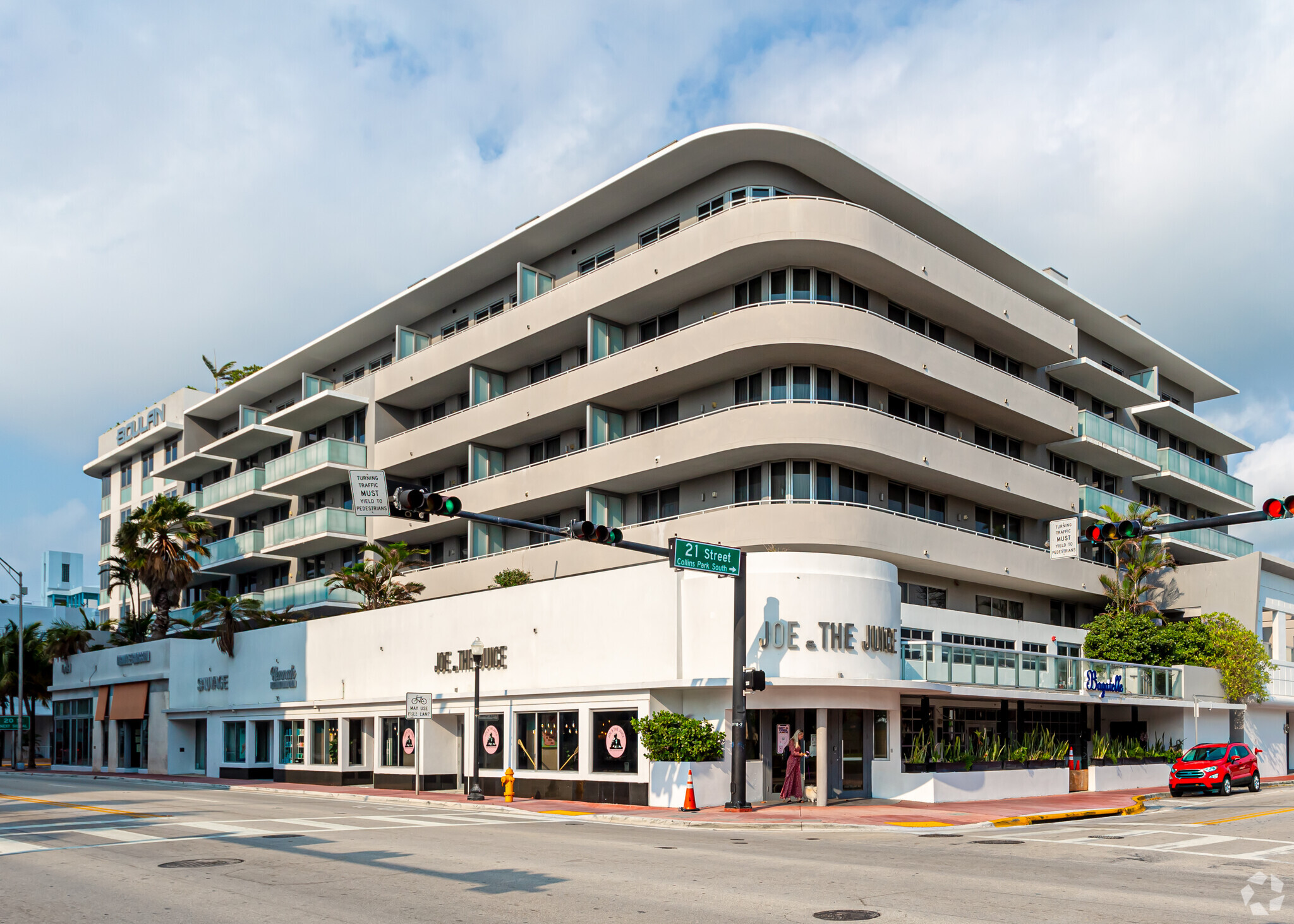 2000 Collins Ave, Miami Beach, FL for lease Primary Photo- Image 1 of 8