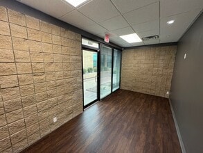 1700 W Albany St, Broken Arrow, OK for lease Interior Photo- Image 1 of 8