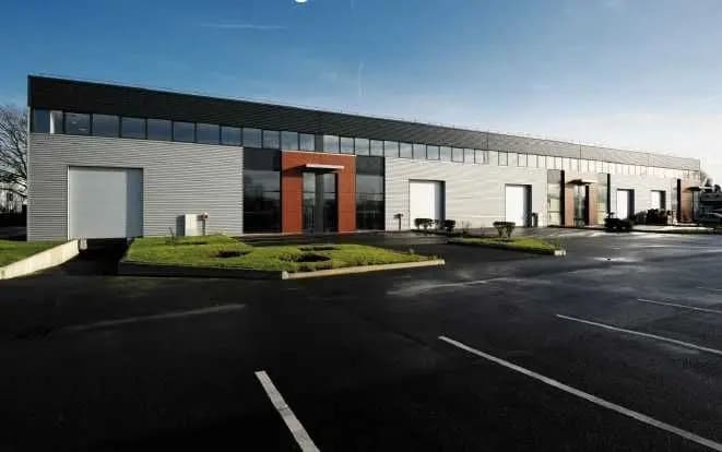 Industrial in Élancourt for lease - Building Photo - Image 3 of 4