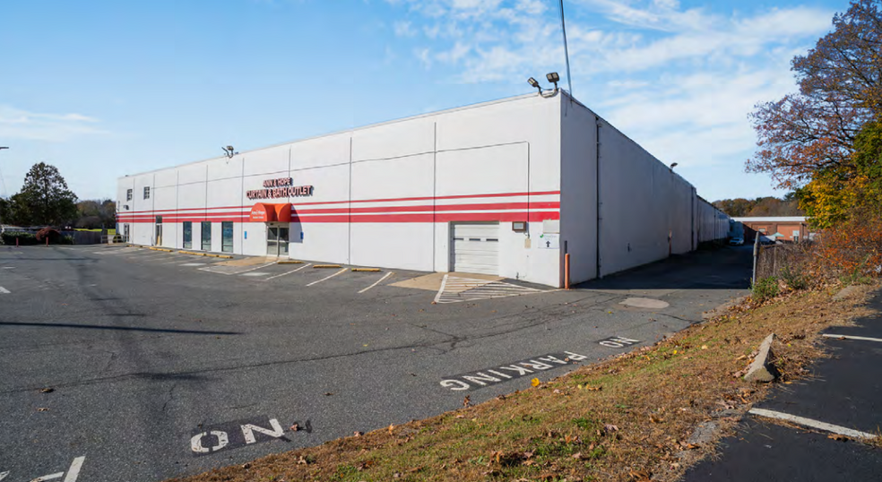 725 Main St, Millis, MA for lease - Building Photo - Image 2 of 8