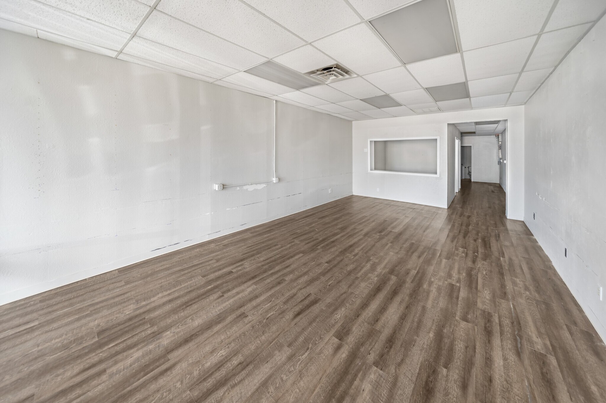 120-252 Park Pl, Azle, TX for lease Interior Photo- Image 1 of 7