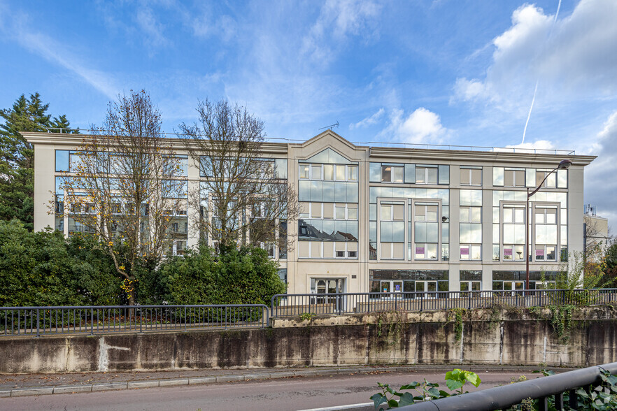 7 Rue Jean Mermoz, Versailles for lease - Primary Photo - Image 1 of 2