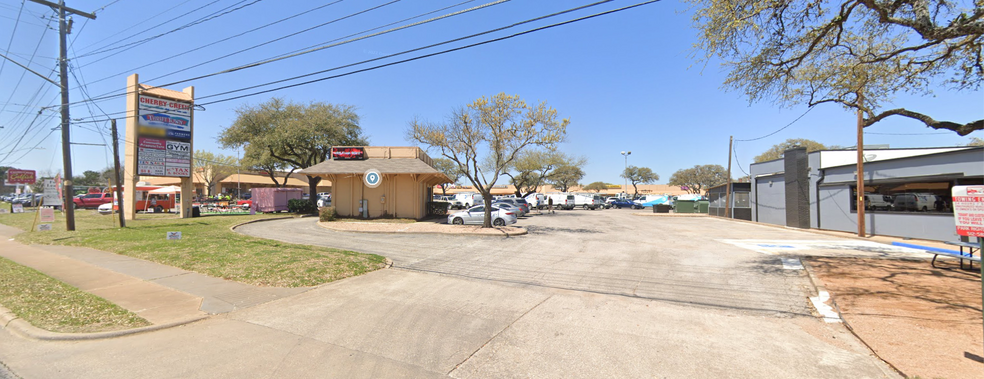 5700-5730 Manchaca Rd, Austin, TX for lease - Building Photo - Image 2 of 8