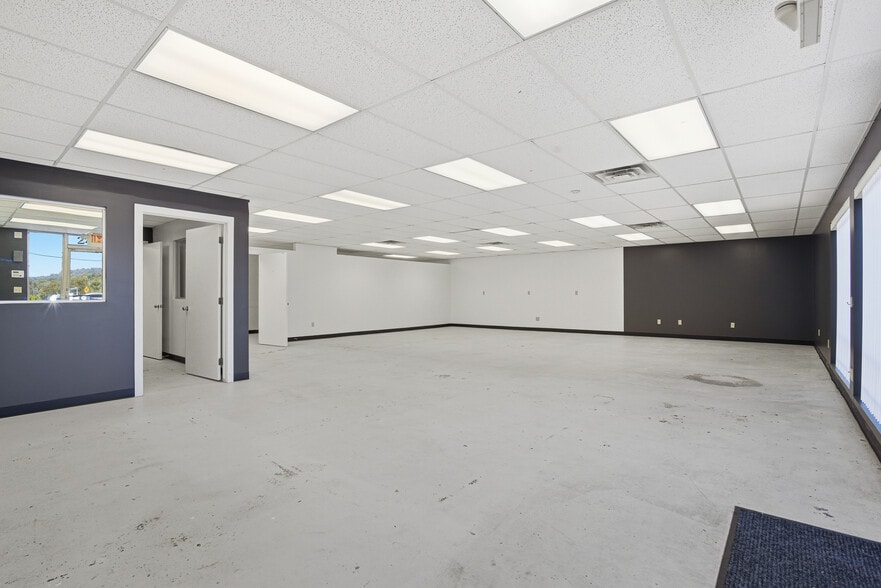 2422-2424 W 41st St, Tulsa, OK for lease - Building Photo - Image 3 of 14