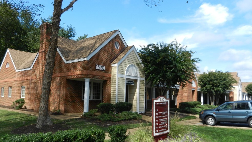 1520 Huguenot Rd, Midlothian, VA 23113