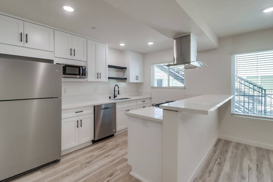 1478 Hornblend St, San Diego, CA for sale - Building Photo - Image 3 of 7