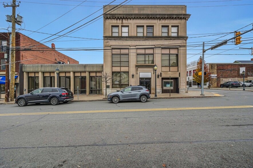 67 Salem Ave, Carbondale, PA for lease - Primary Photo - Image 1 of 16