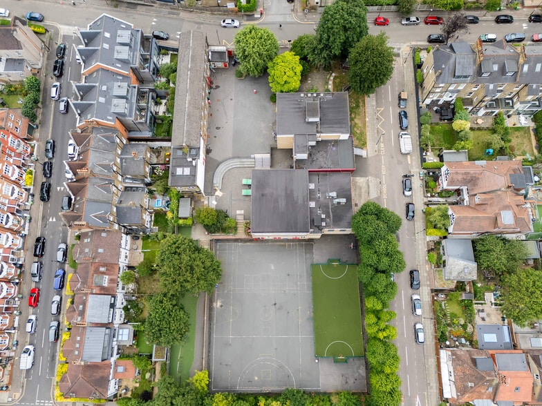 6A Oakington Way, London for lease - Aerial - Image 1 of 9