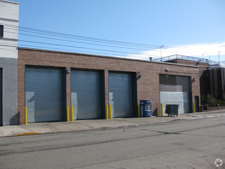 4207 19th Ave, Astoria, NY for lease - Building Photo - Image 1 of 3