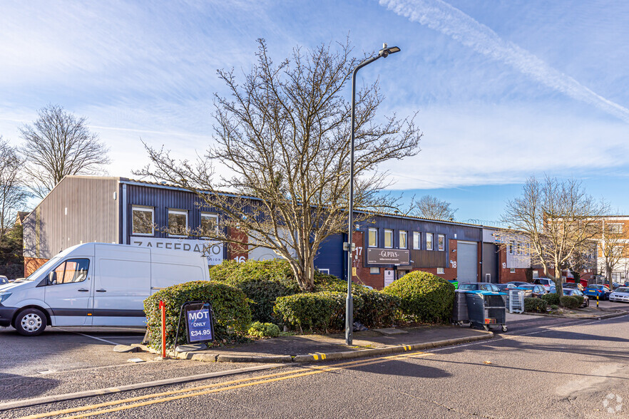 Barningham Way, London for lease - Primary Photo - Image 1 of 4