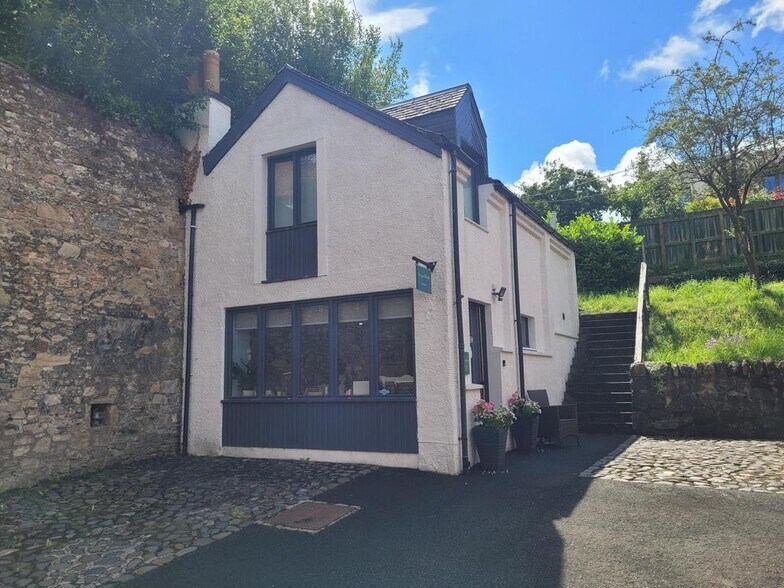 129 High St, Linlithgow for lease - Building Photo - Image 3 of 11