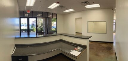 1010 Calloway Dr, Bakersfield, CA for lease Interior Photo- Image 2 of 7