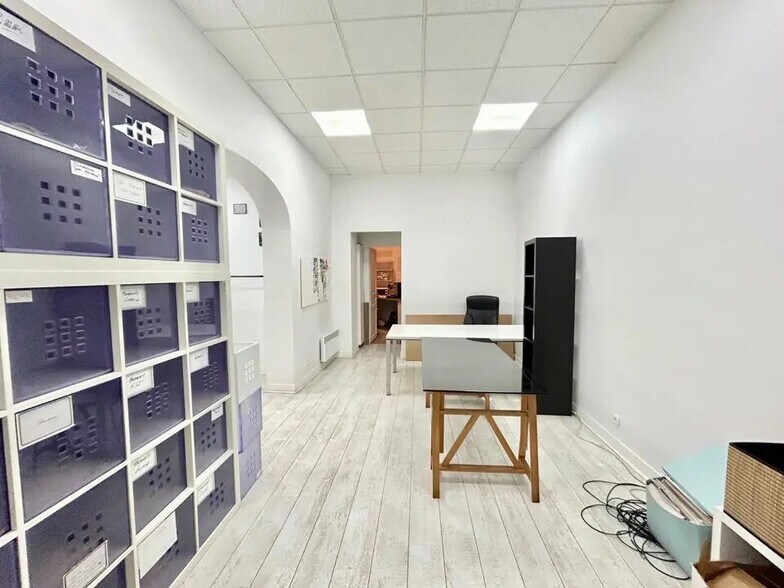 Office in Paris for lease - Interior Photo - Image 3 of 8