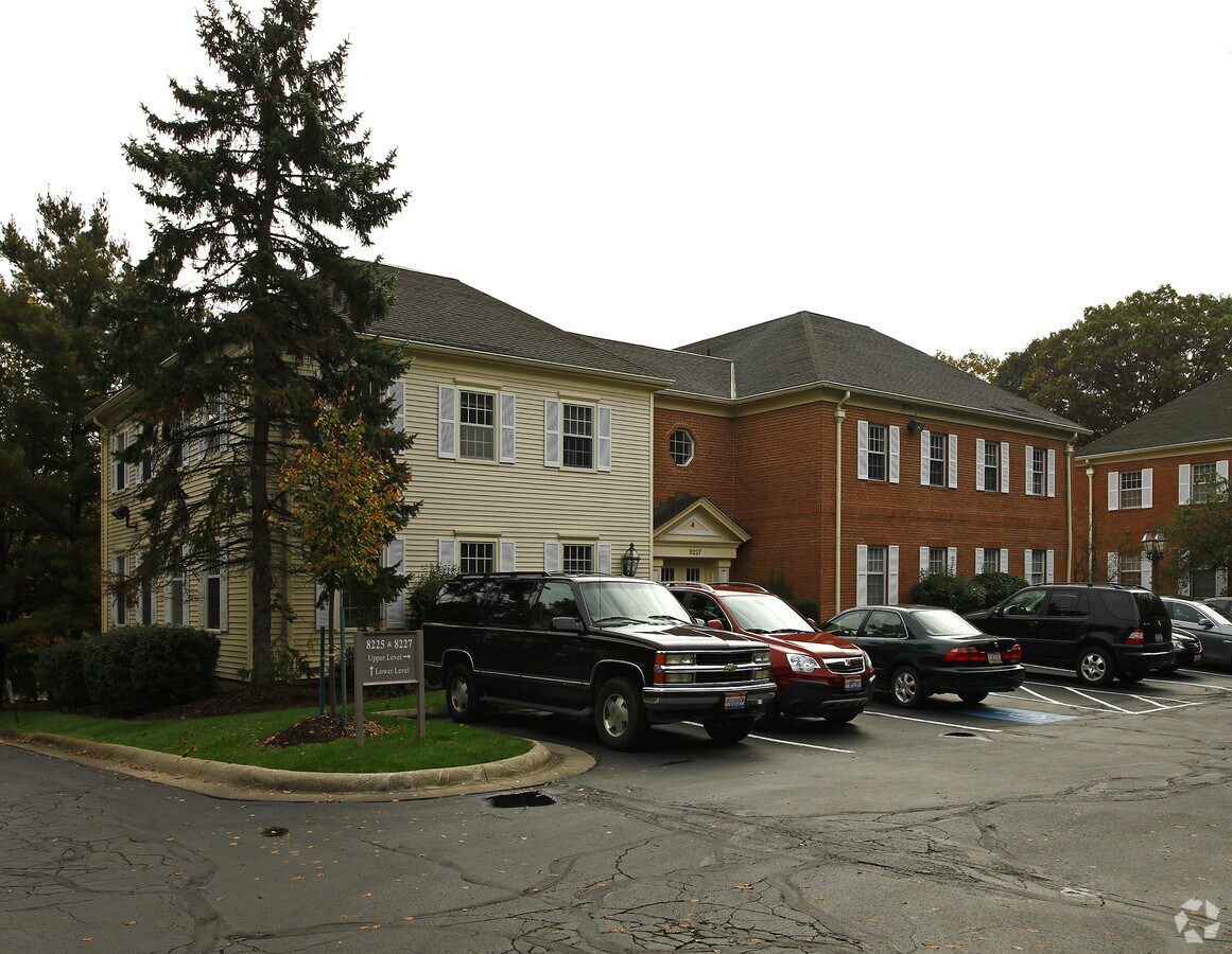 8227 Brecksville Rd, Brecksville, OH 44141 Brecksville Commons