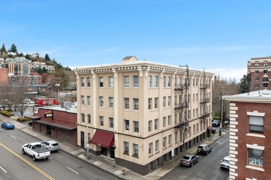 2157 W Burnside St, Portland, OR for sale - Primary Photo - Image 1 of 18