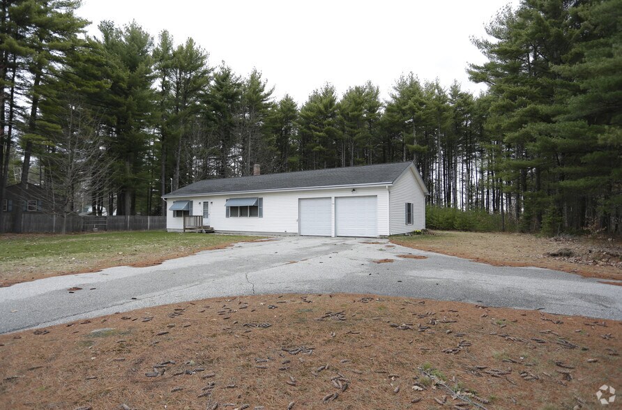 136 Shaker Rd, Gray, ME 04039