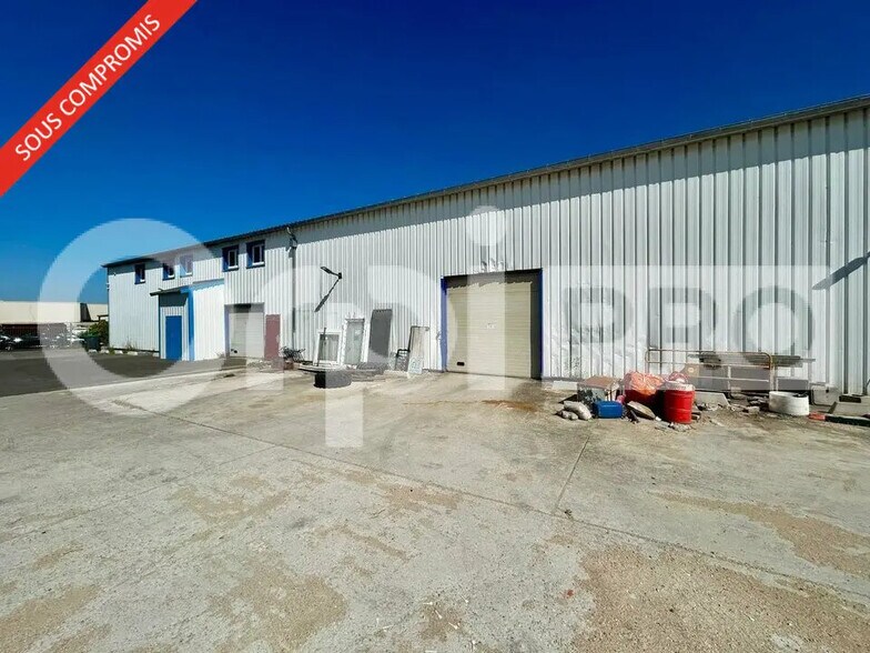 Flex in Varennes-Jarcy for sale - Building Photo - Image 2 of 4