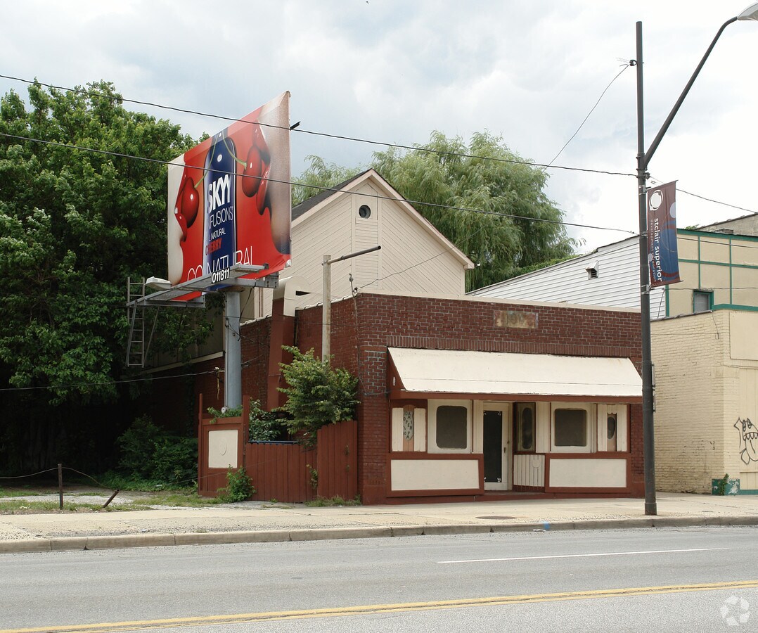 4212 St Clair Ave, Cleveland, OH 44103