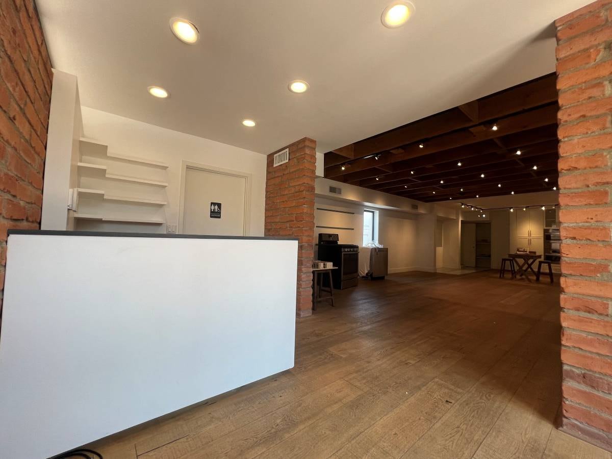 46 E Monterey Way, Phoenix, AZ for lease Interior Photo- Image 1 of 4