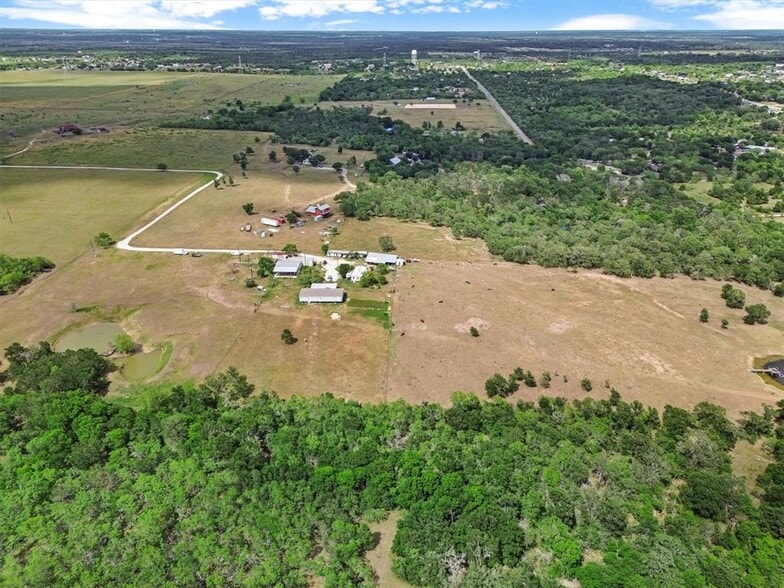 480 Grandpa rd, Dale, TX for lease - Building Photo - Image 3 of 13