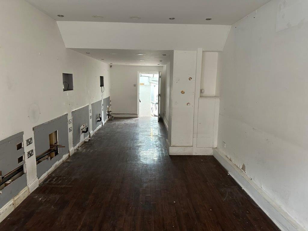 28-30 Central Rd, Worcester Park for lease Interior Photo- Image 1 of 2