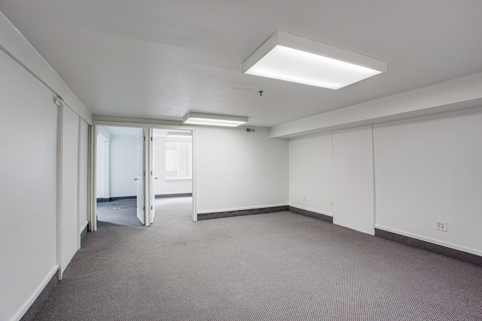 517-529 S 4th St, Philadelphia, PA for lease Interior Photo- Image 1 of 9