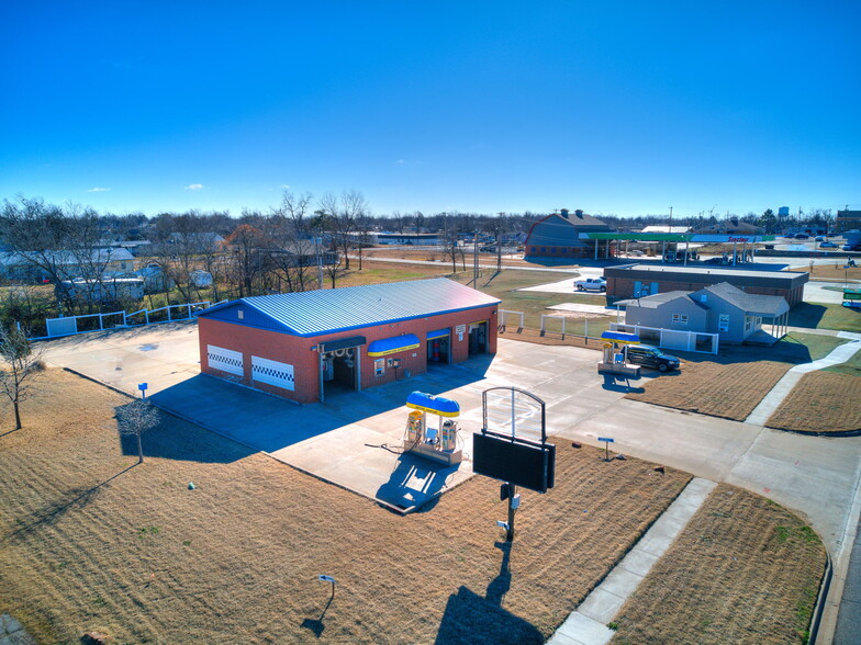 3223 N Kickapoo, Shawnee, OK for sale - Building Photo - Image 3 of 77