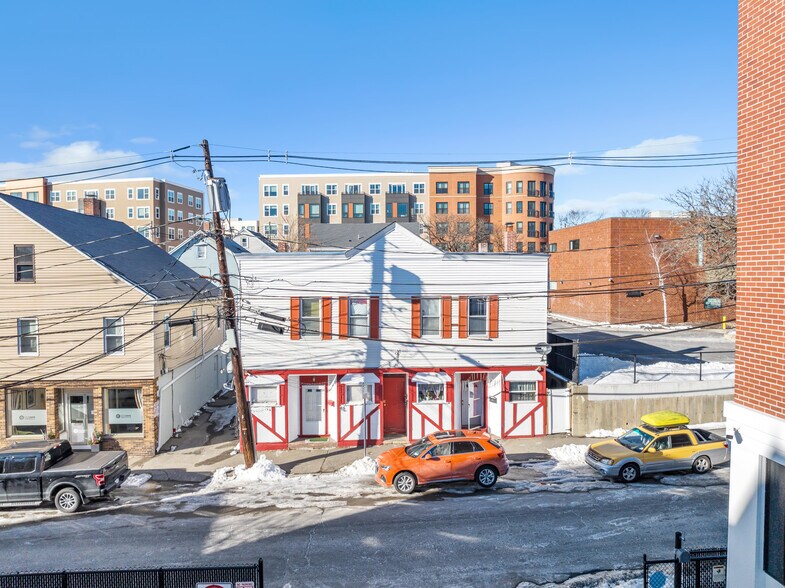 7 Felton St, Waltham, MA for sale - Building Photo - Image 1 of 1