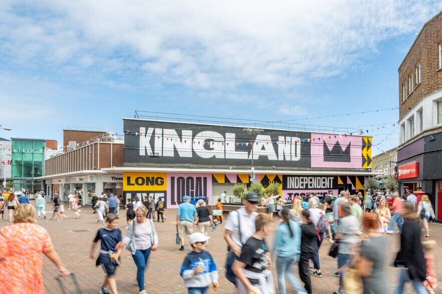 Dolphin Centre, Poole, BH15 1SR The Dolphin Centre