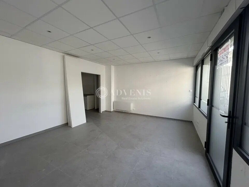 Office in Le Mans for lease Building Photo- Image 1 of 4