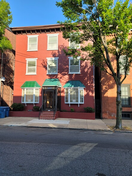 802 N West St, Wilmington, DE for lease - Building Photo - Image 1 of 15