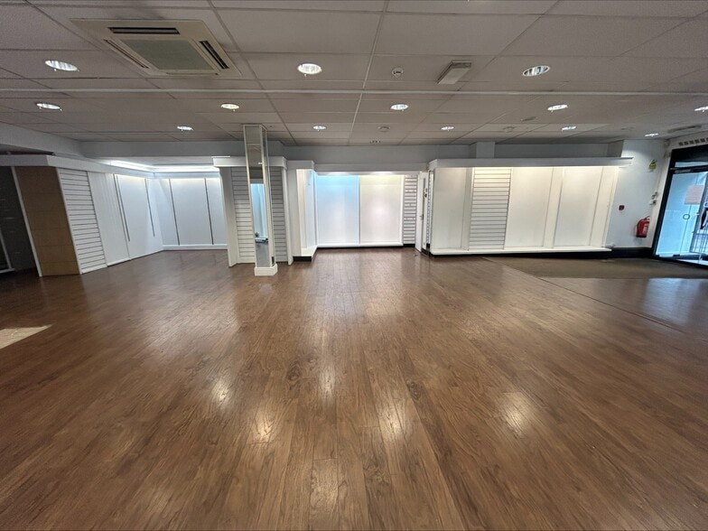 5 Iron Gate, Derby for lease - Interior Photo - Image 2 of 4