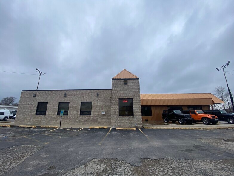 855 N Dirksen Pky, Springfield, IL 62702