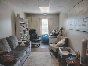 473 Dunham Rd, St Charles, IL for lease Interior Photo- Image 1 of 6