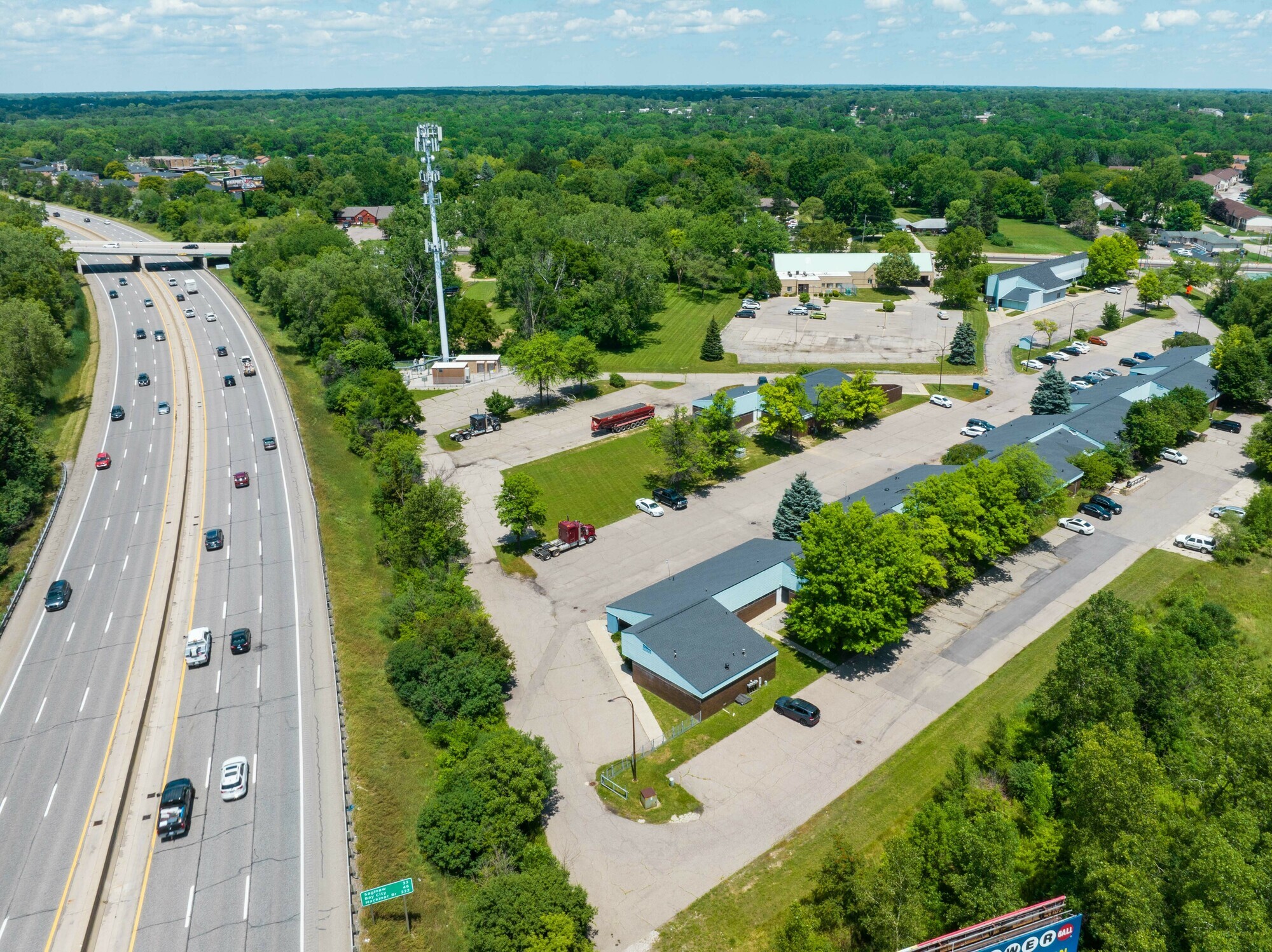 1000-1028 Professional Dr, Flint, MI for lease Building Photo- Image 1 of 15