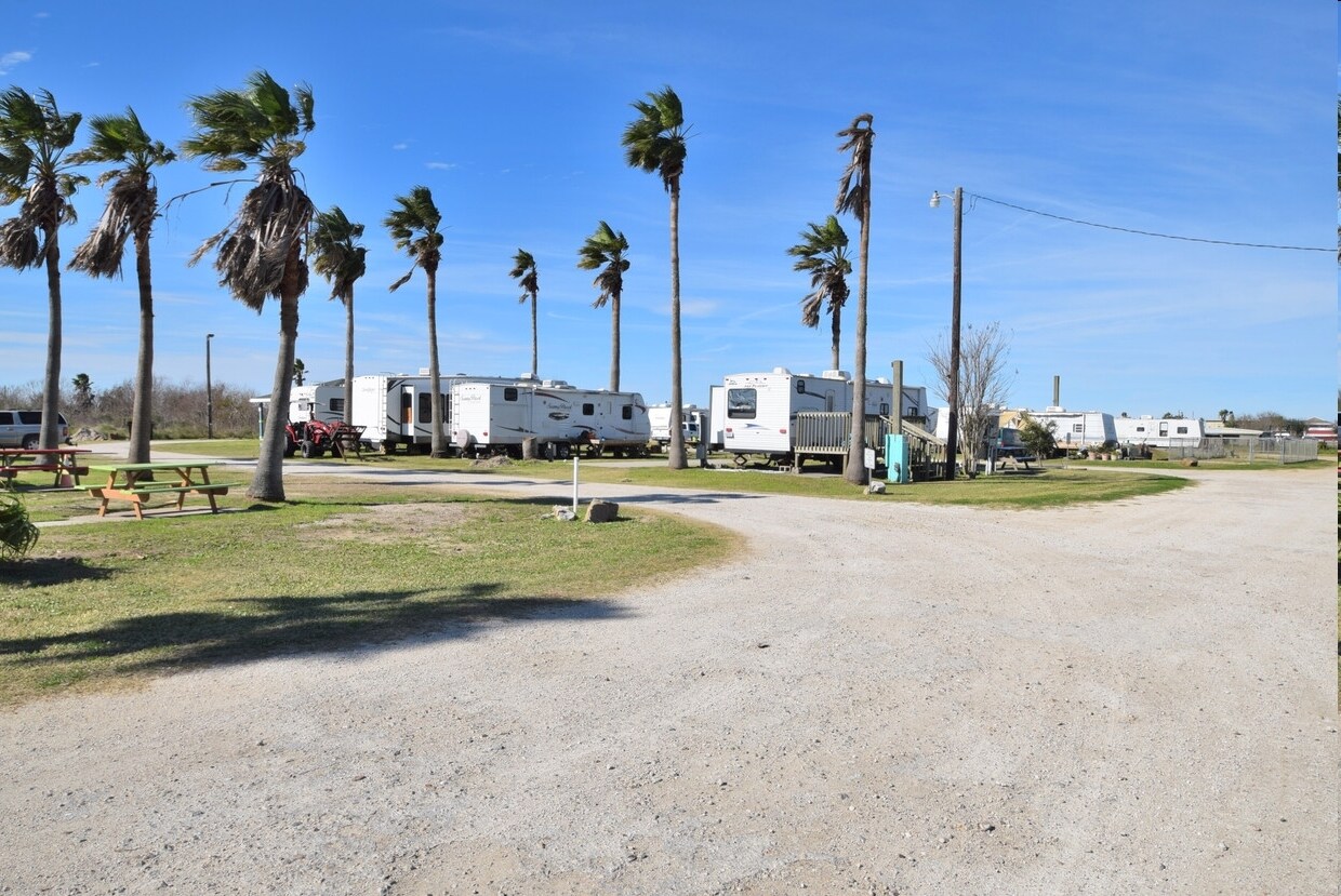 1755 B N Highway 87, Crystal Beach, TX for sale Primary Photo- Image 1 of 1