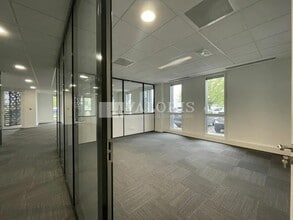 Office in Pusignan for lease Interior Photo- Image 2 of 4
