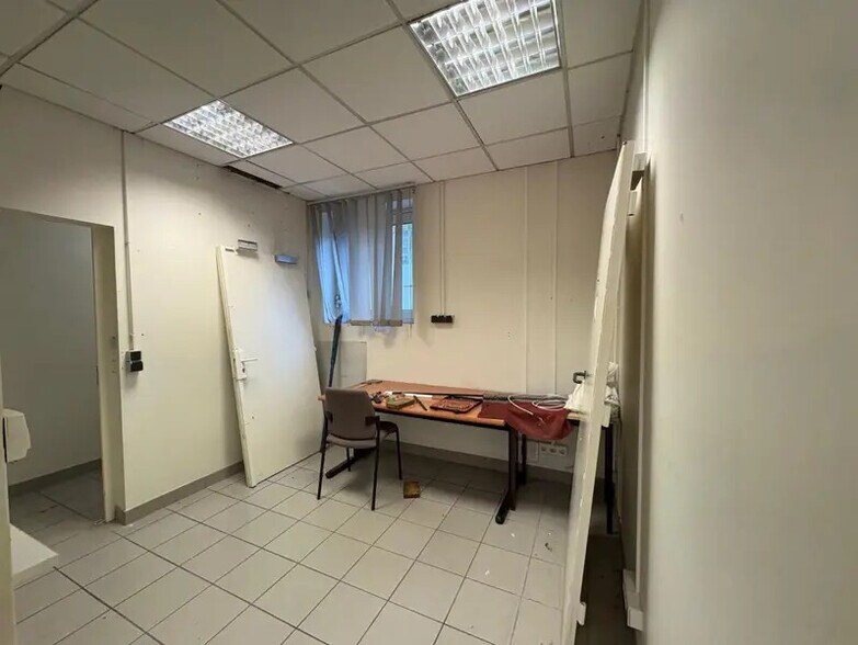 Retail in Nantes for sale - Building Photo - Image 2 of 5